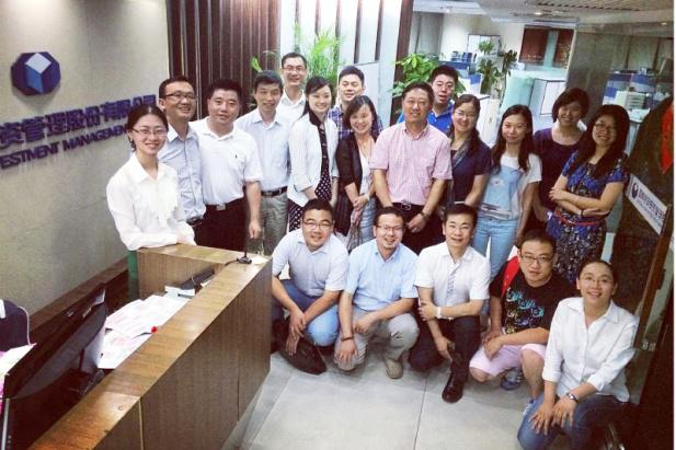 参访活动结束后师生愉快合影