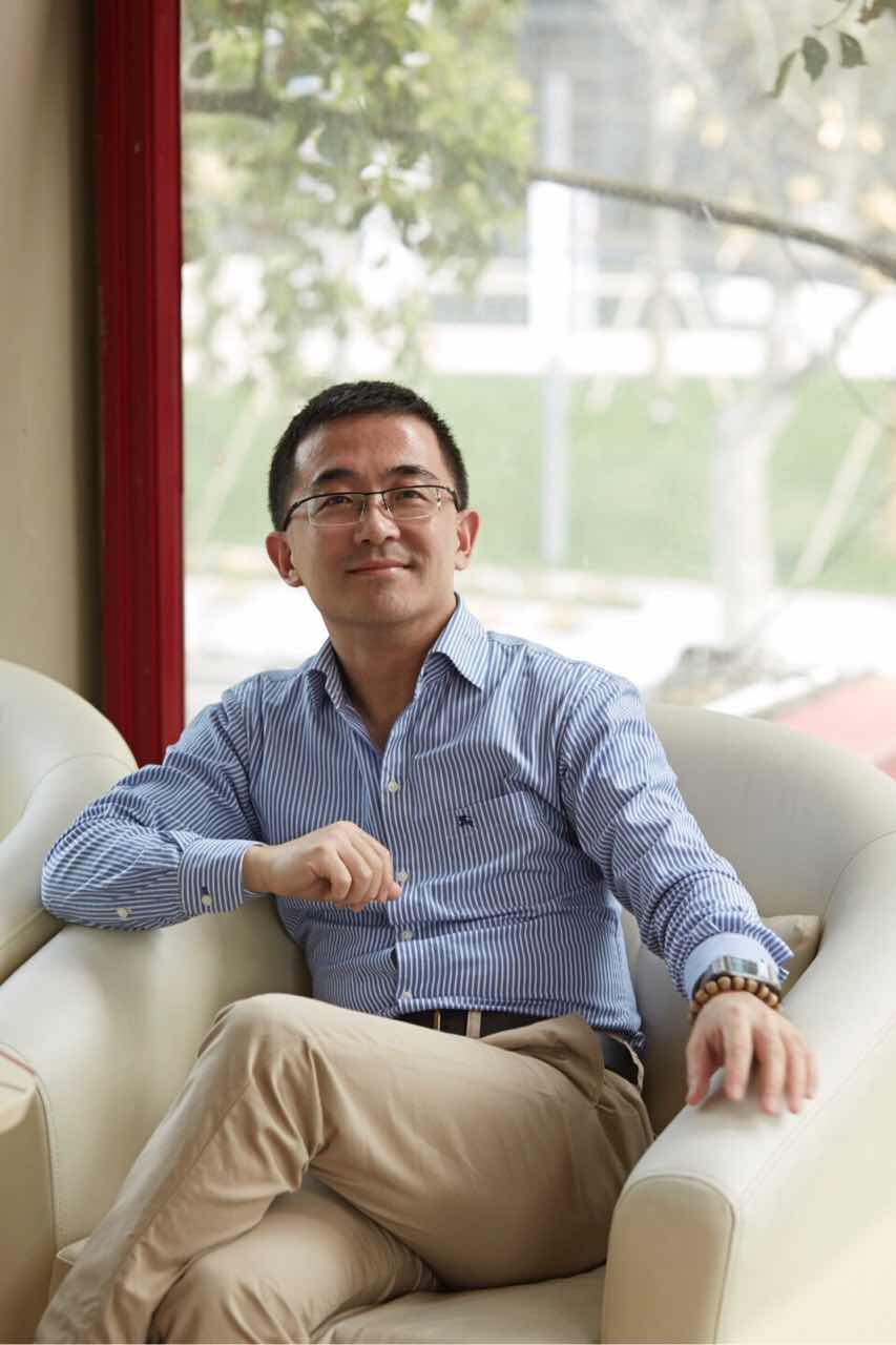 交大校友、大众点评网董事及联合创始人、点亮资本创始合伙人龙伟
