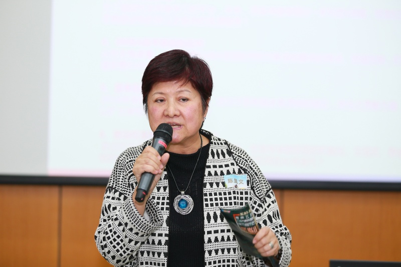 首届班委代表陈凤文发言