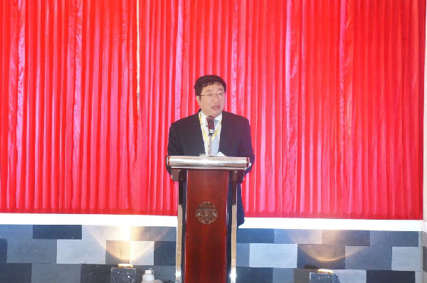 吕巍教授在成立大会上发言